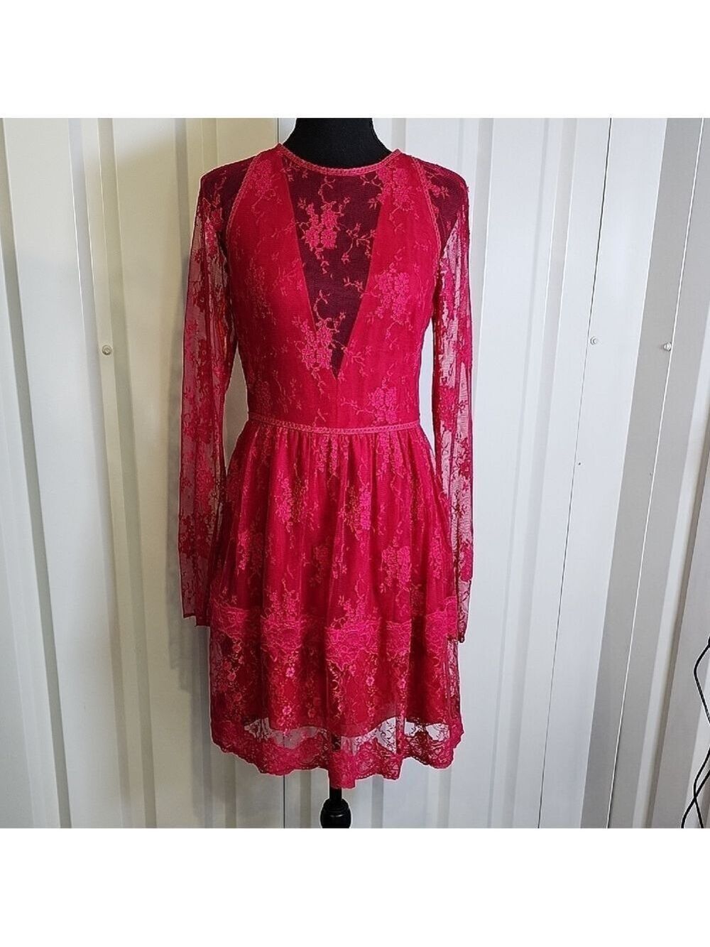 Monique Lhuillier Vibrant Pink Lace Mini Dress Size 6